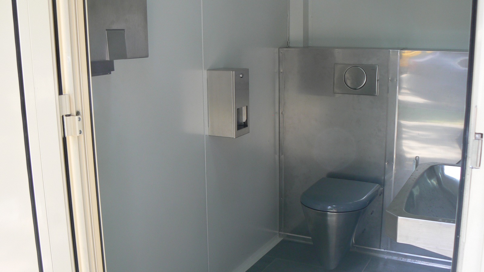 WhatsApp Image 2024-10-18 at 10.44.48 (2)